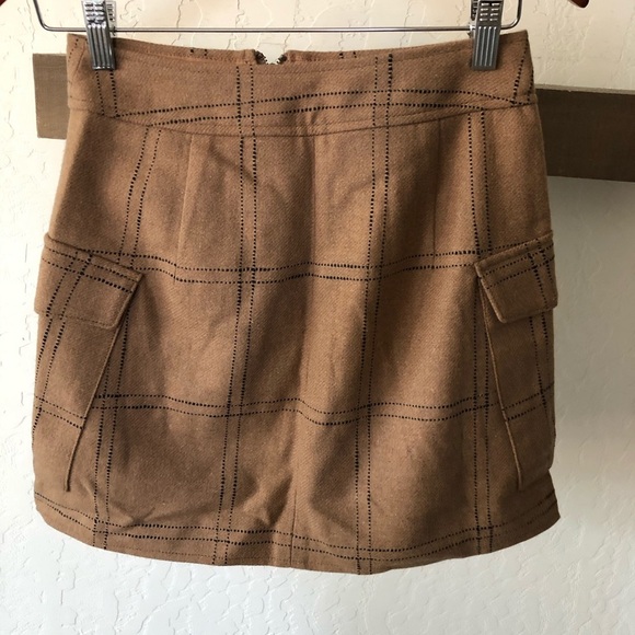 Madewell|Resourced Wool windowpane checkered tan mini cargo skirt•••fall staple - Picture 7 of 13